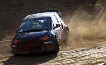 Autocross: Nem veszem el a gázt!