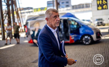 Andrej Babis: a V4-eknek aktívabbnak kellene lenniük a közel-keleti és az ukrajnai konfliktus rendezésének kérdésében