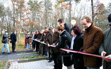 Felavatták a kerékpárutat