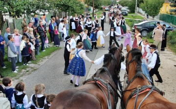 Mulatott Környe apraja és nagyja