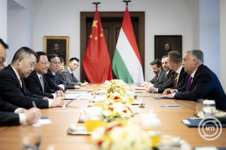 Szijjártó Péter: százmilliárd forintos budapesti beruházást jelentett be a BYD