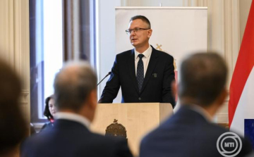 Rétvári Bence: a teljesítményarányos bérezéssel már 6000 tanár keresete emelkedett egymillió forint fölé