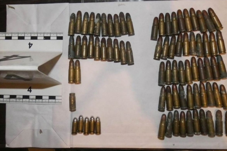 Elképesztő lőszerarzenált találtak egy nógrádi házban