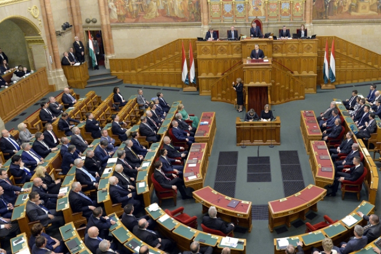 Folytatja ötnapos ülését az Országgyűlés